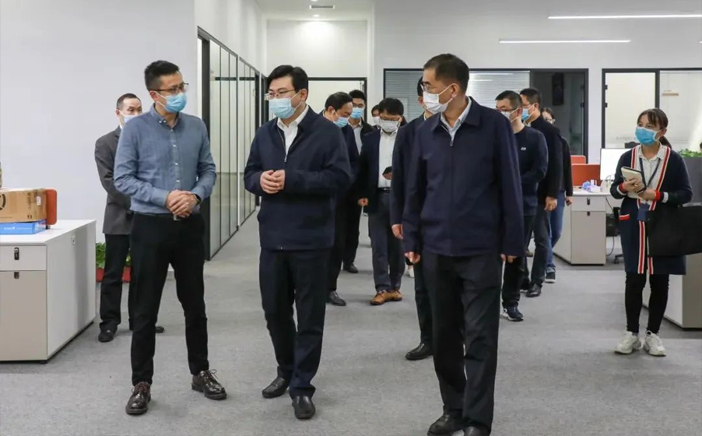 A delegation led by Qiao Junjie, Secretary of Wujin District Party Committee, visited Cotai Optical Core for investigation and guidance